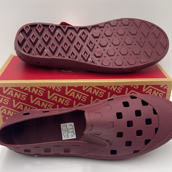 Vans Men’s Slip-On Trk
Tawny Port
VN0A5HF8TWP
Sneakers - Picture 3 of 16